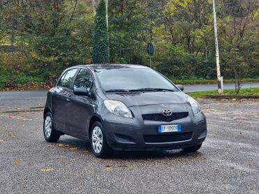 Toyota Yaris 1.0 5 porte Now GPL 2010-E4 NEO Manuale