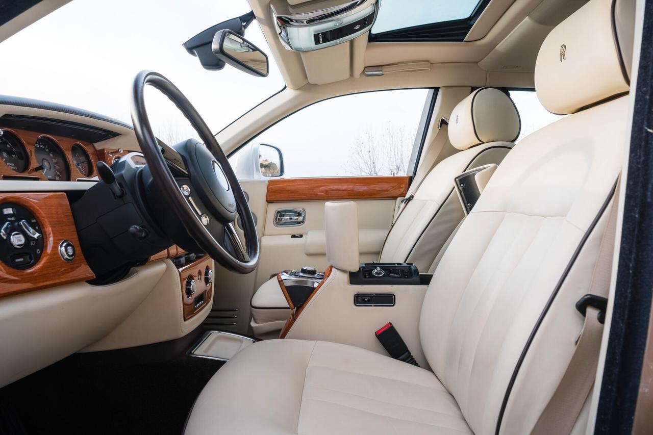 Rolls Royce Phantom 6.7 EWB