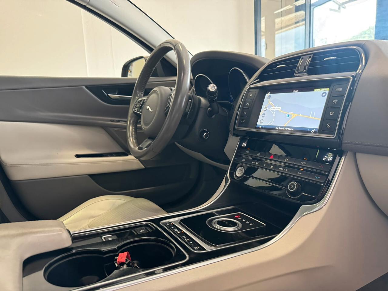 Jaguar XE 2.0 D Turbo aut. Portfolio