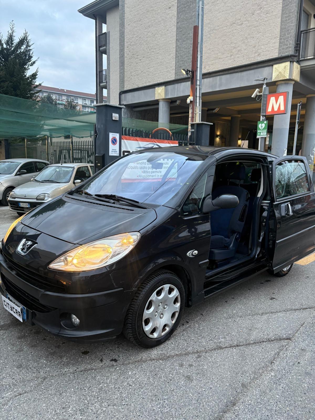 Peugeot 1007 Happy 1.4 75 cv GPL