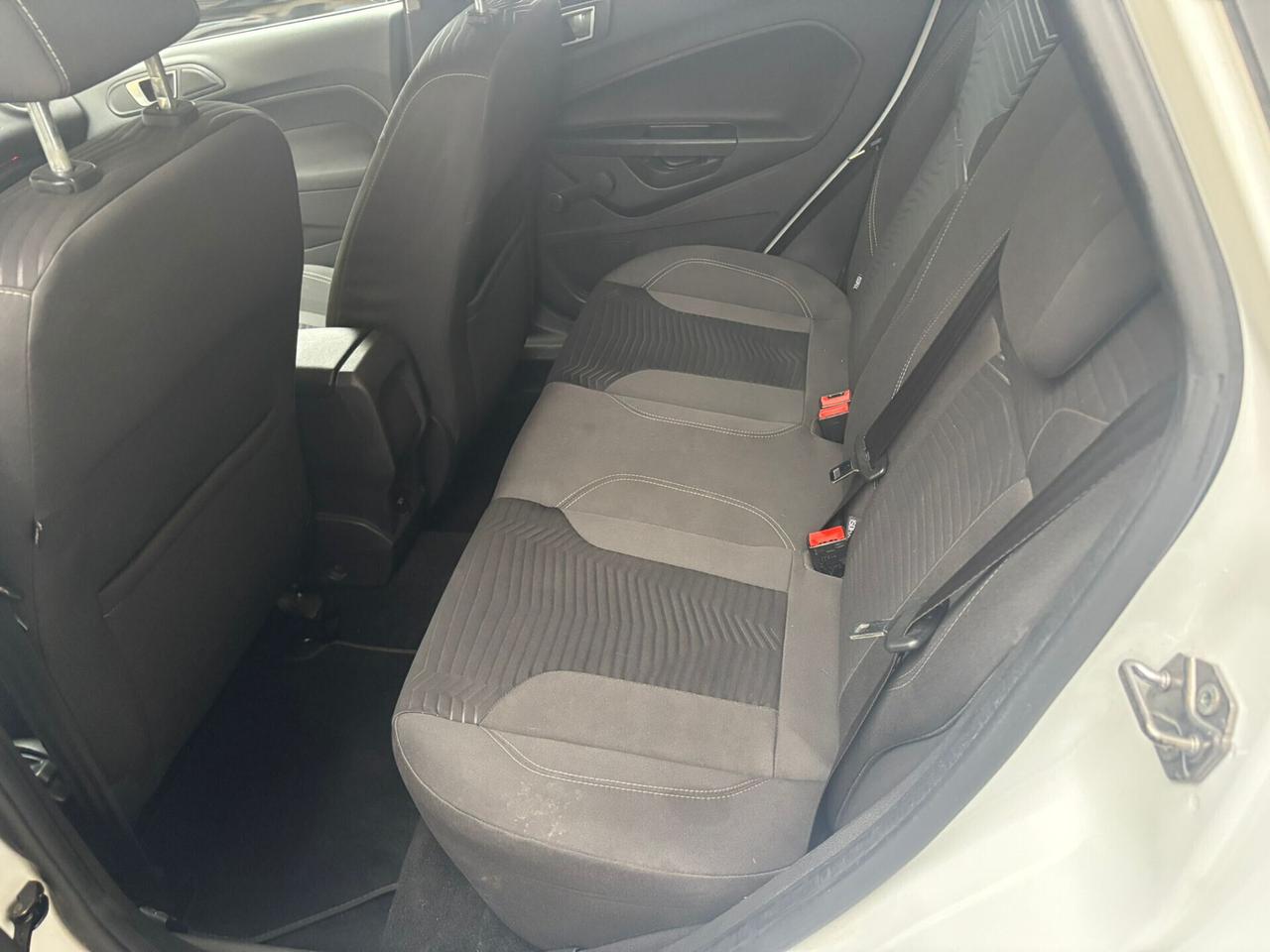 Ford Fiesta 1.5 TDCi 75CV 5 porte Titanium FINANZIABILE GARANZIA 12 MESI
