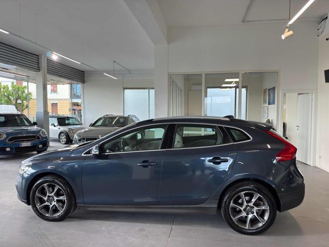 VOLVO V40 Cross Country D3 Geartronic Momentum