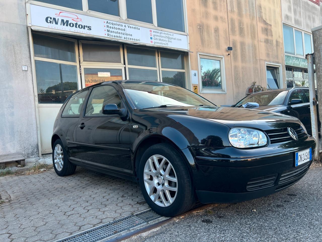 Volkswagen Golf 1.6 16V cat 3 porte Highline NEOPATENTATI