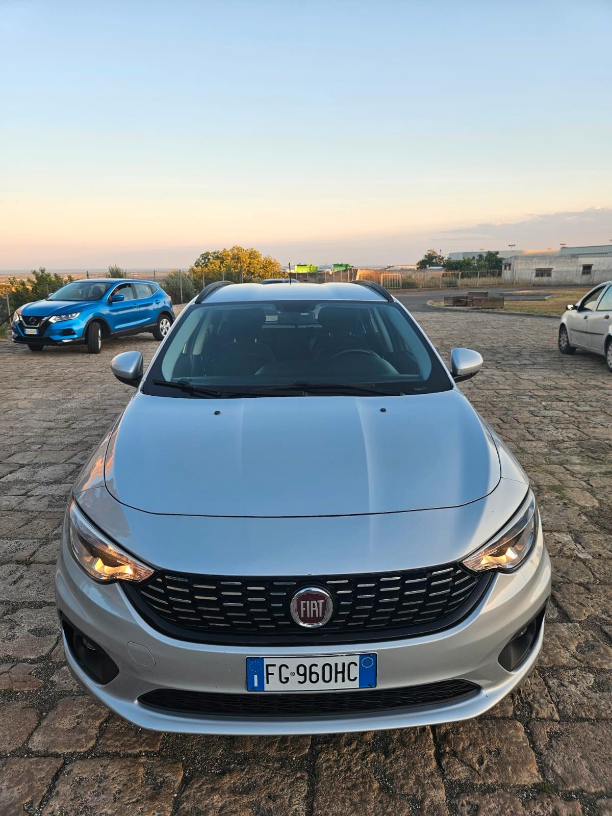 Fiat Tipo 5P SW 1.6 mtj 120cv AUTOMATICA NAVI