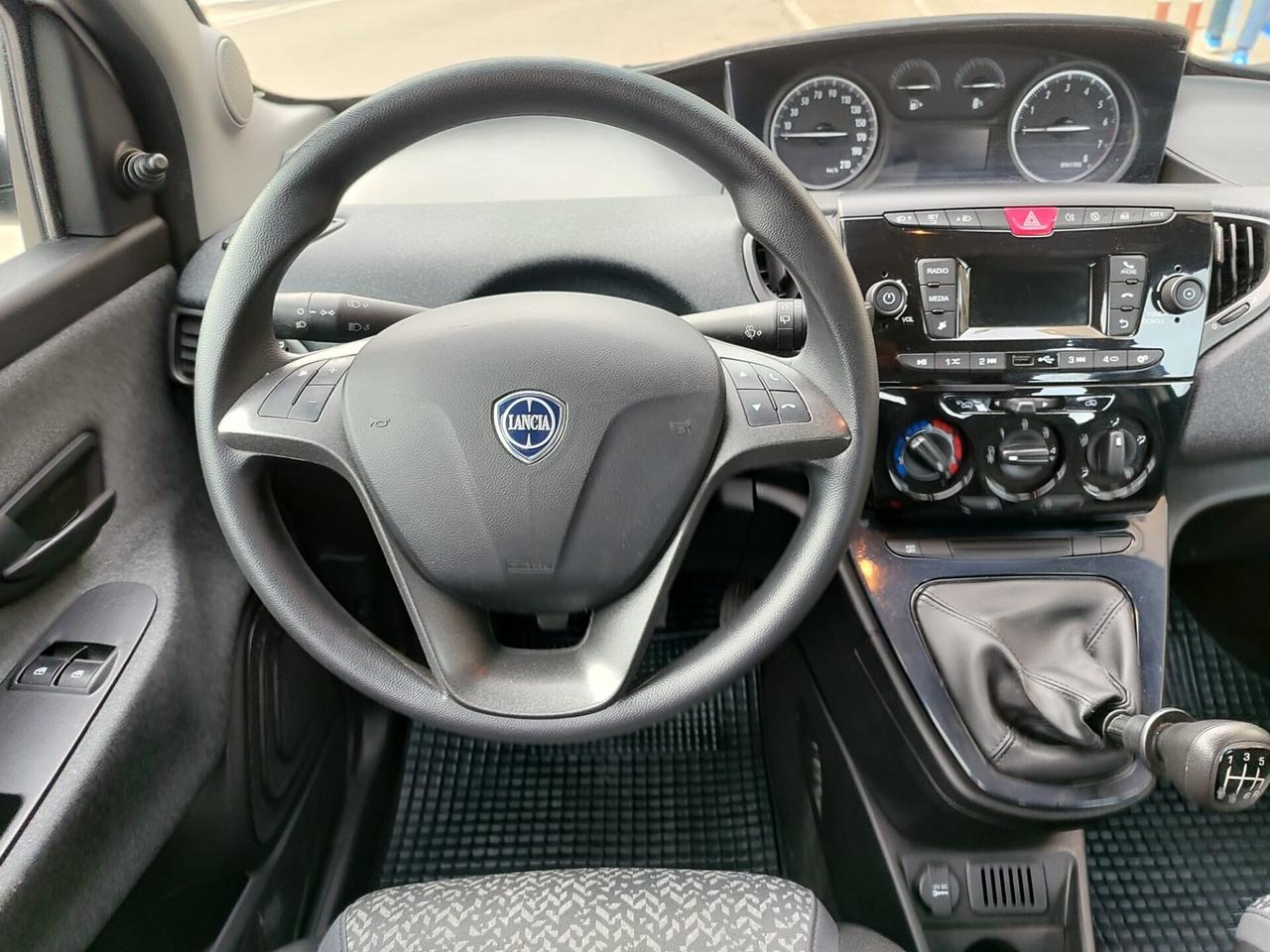 Lancia Ypsilon 1.0 Hybrid FireFly SILVER 2022