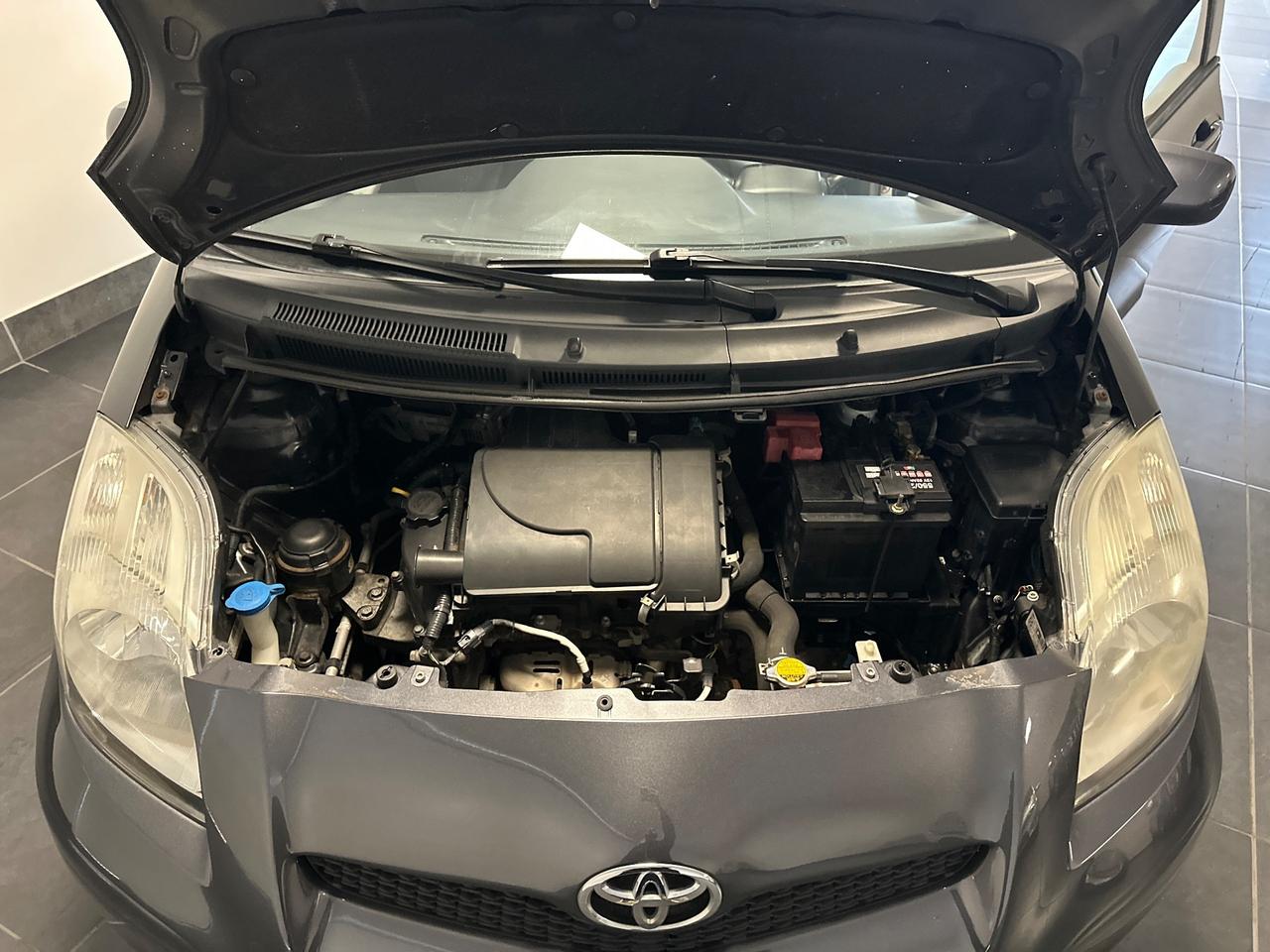 TOYOTA YARIS 1.0 NEOPATENTATI 69CV GARANZIA