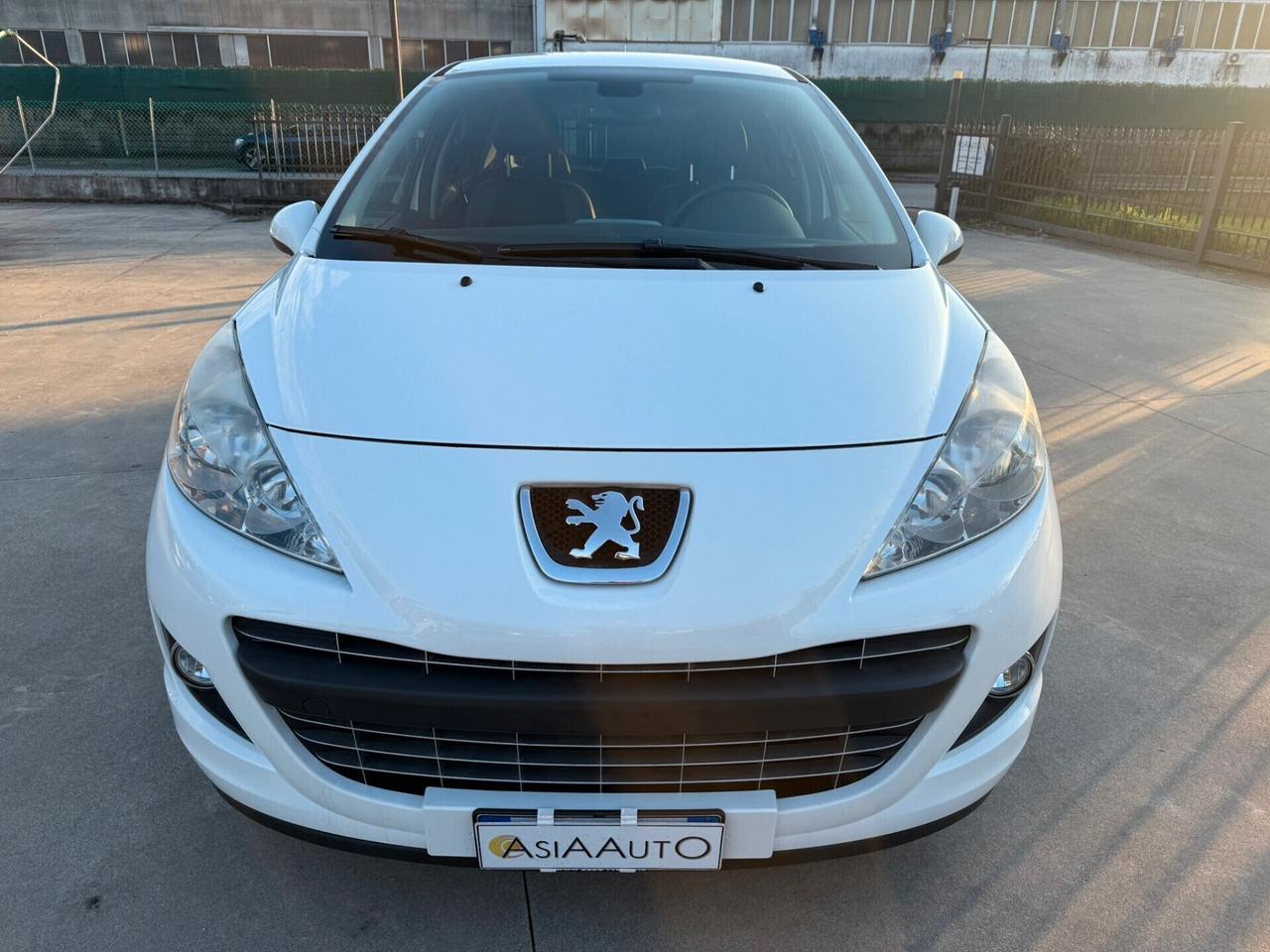 Peugeot 207 5p 1.4 95 CV 74.900 KM