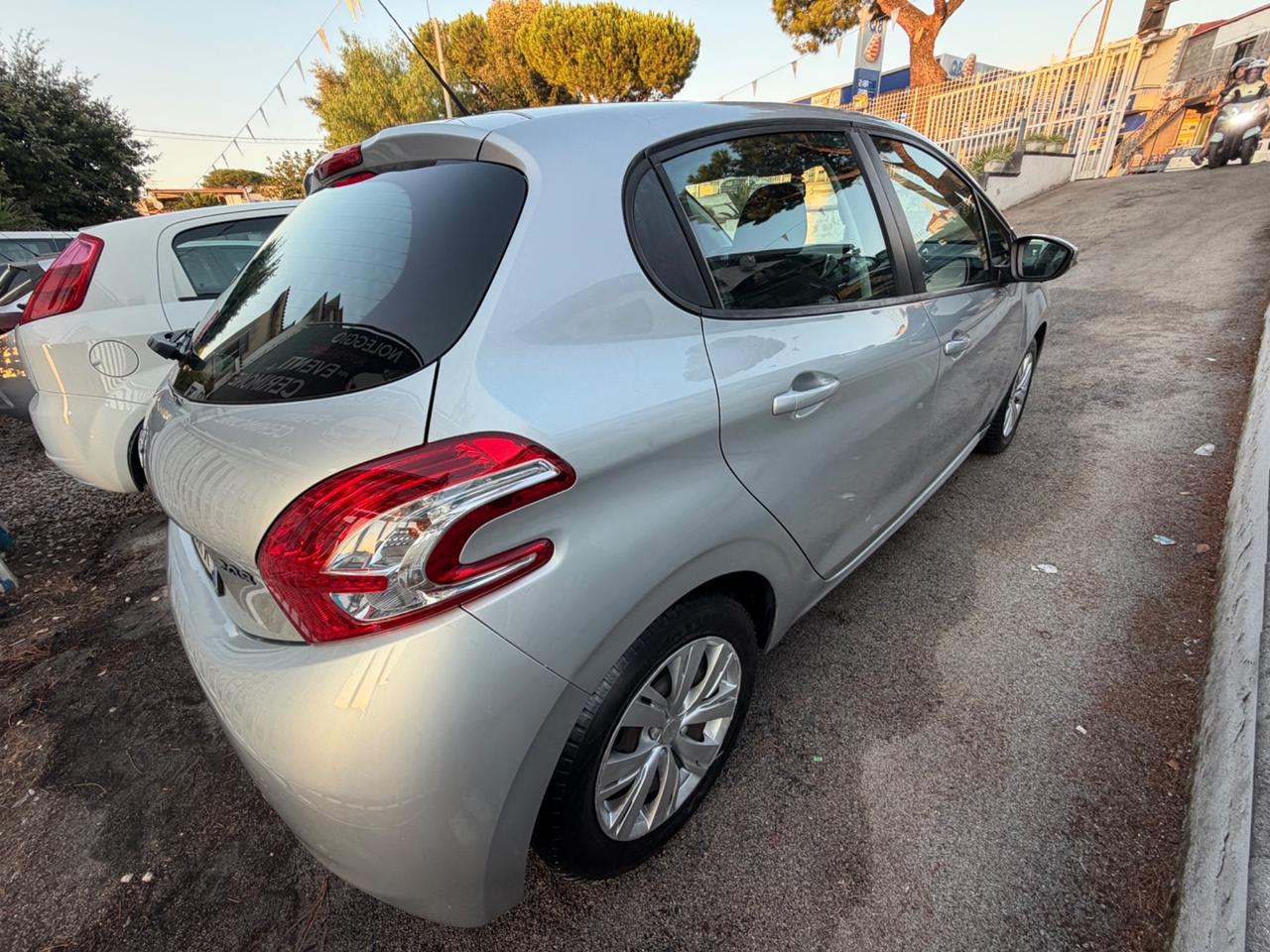 Peugeot 208 1.4 HDi 68 CV 5 porte Active