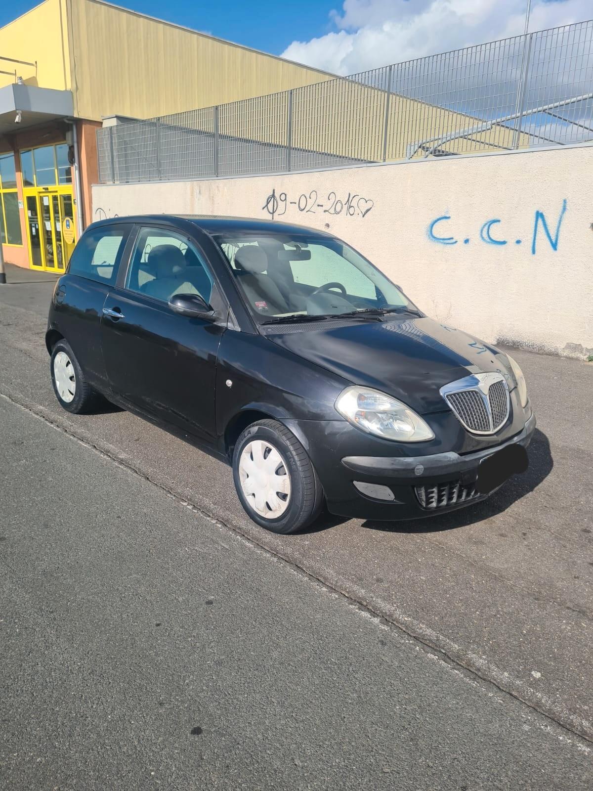 Lancia Ypsilon 1.3 MJT 75 CV Argento