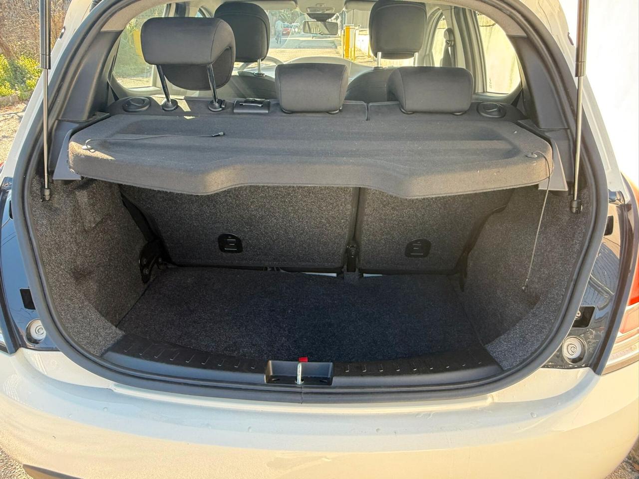 Lancia Ypsilon 1.0 FireFly 5 porte S&S Hybrid Ecochic Gold
