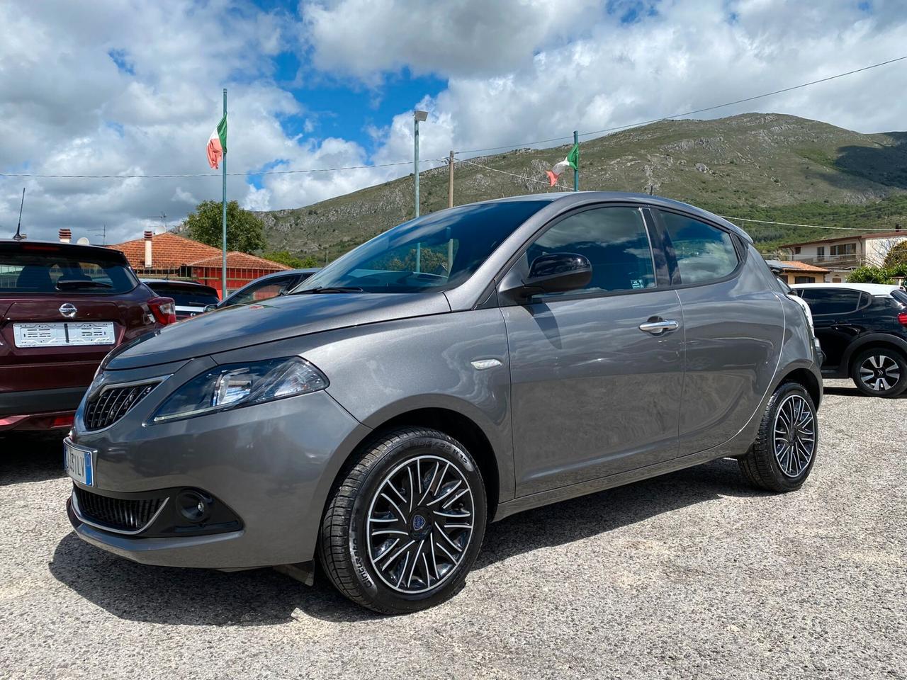 Lancia Ypsilon 1.0 FireFly 5 porte S&S Hybrid Gold