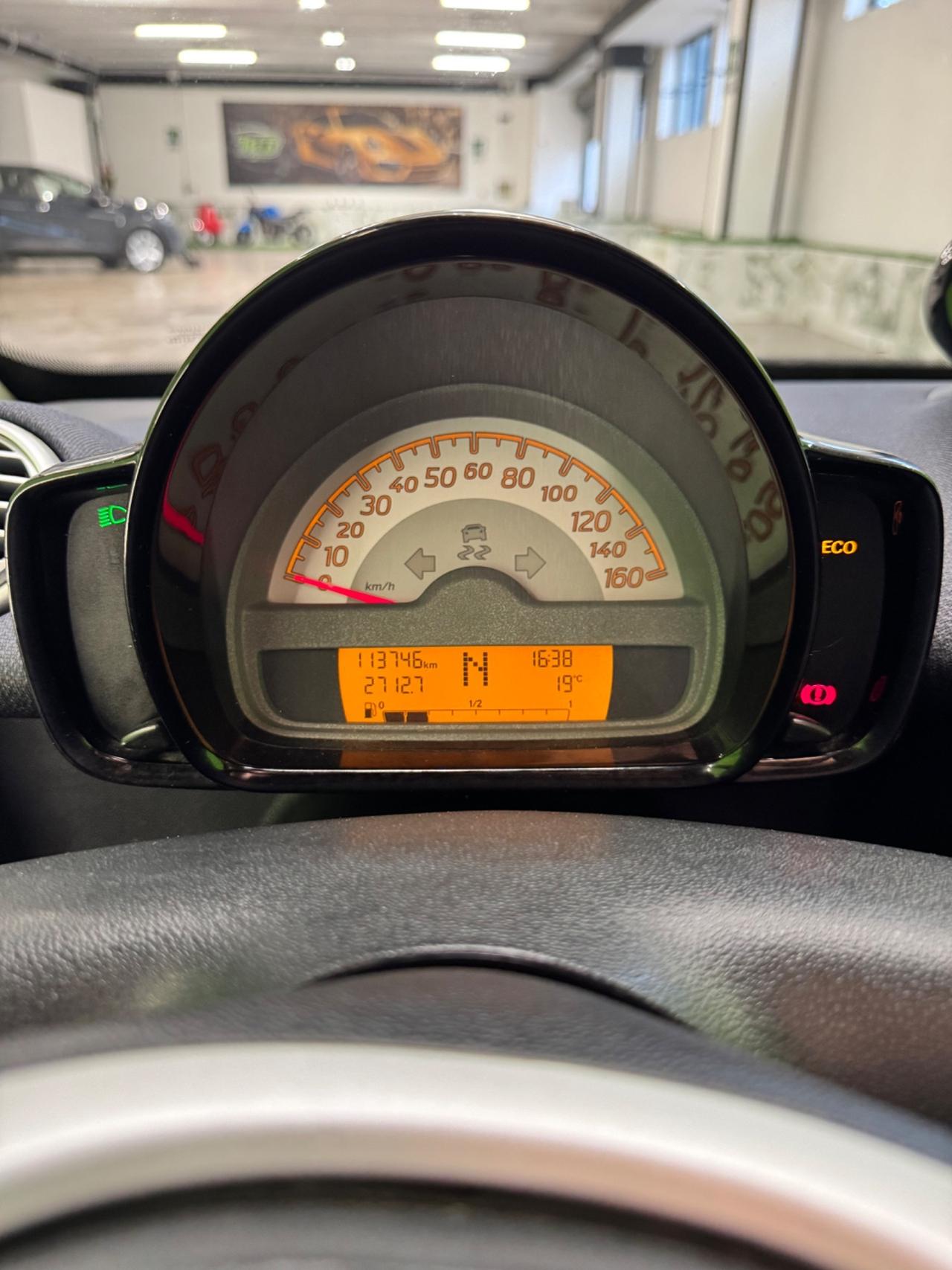 Smart ForTwo 52 kW MHD coupé White Tailor Made