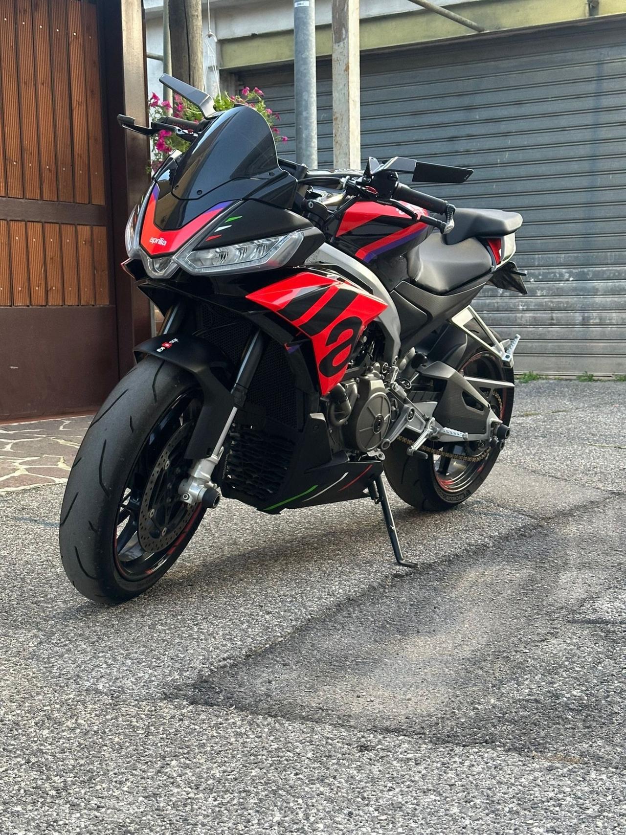 Aprilia Tuono 660 Factory