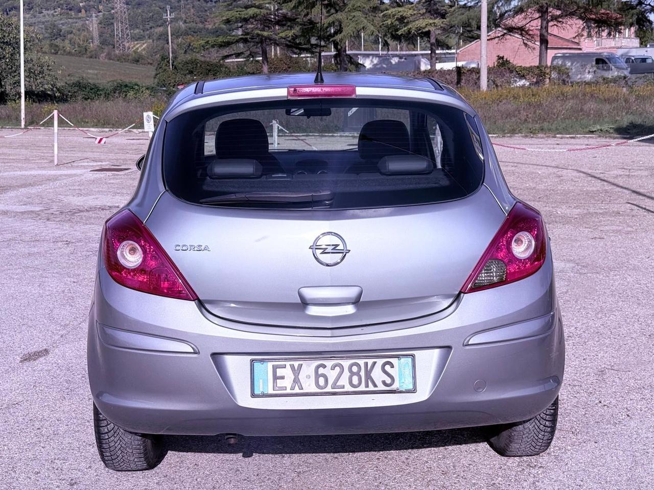 Opel Corsa 1.4 16V 3 porte b-color Ok neopatentati