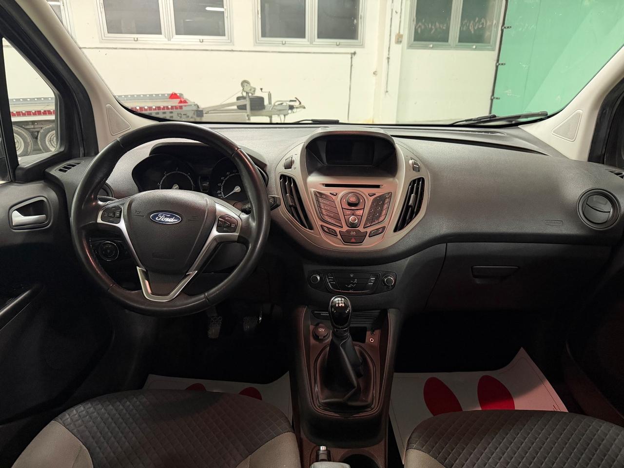 Ford Tourneo Courier 1.5 TDCI 95 CV Titanium