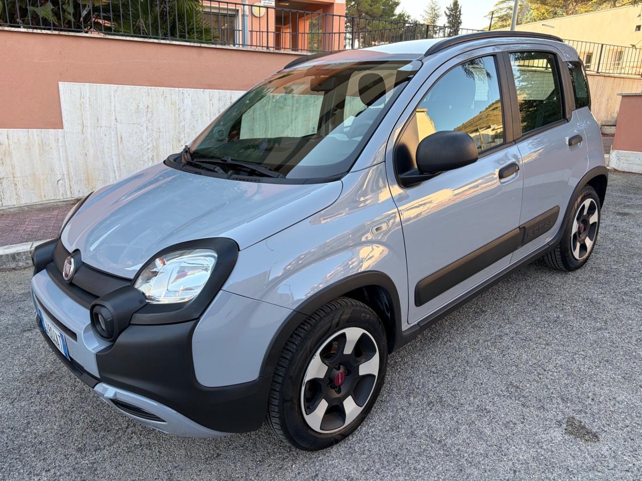 Fiat Panda 1.0 FireFly S&S Hybrid City Cross unico