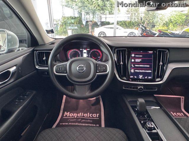 VOLVO V60 B4 (d) automatico Essential