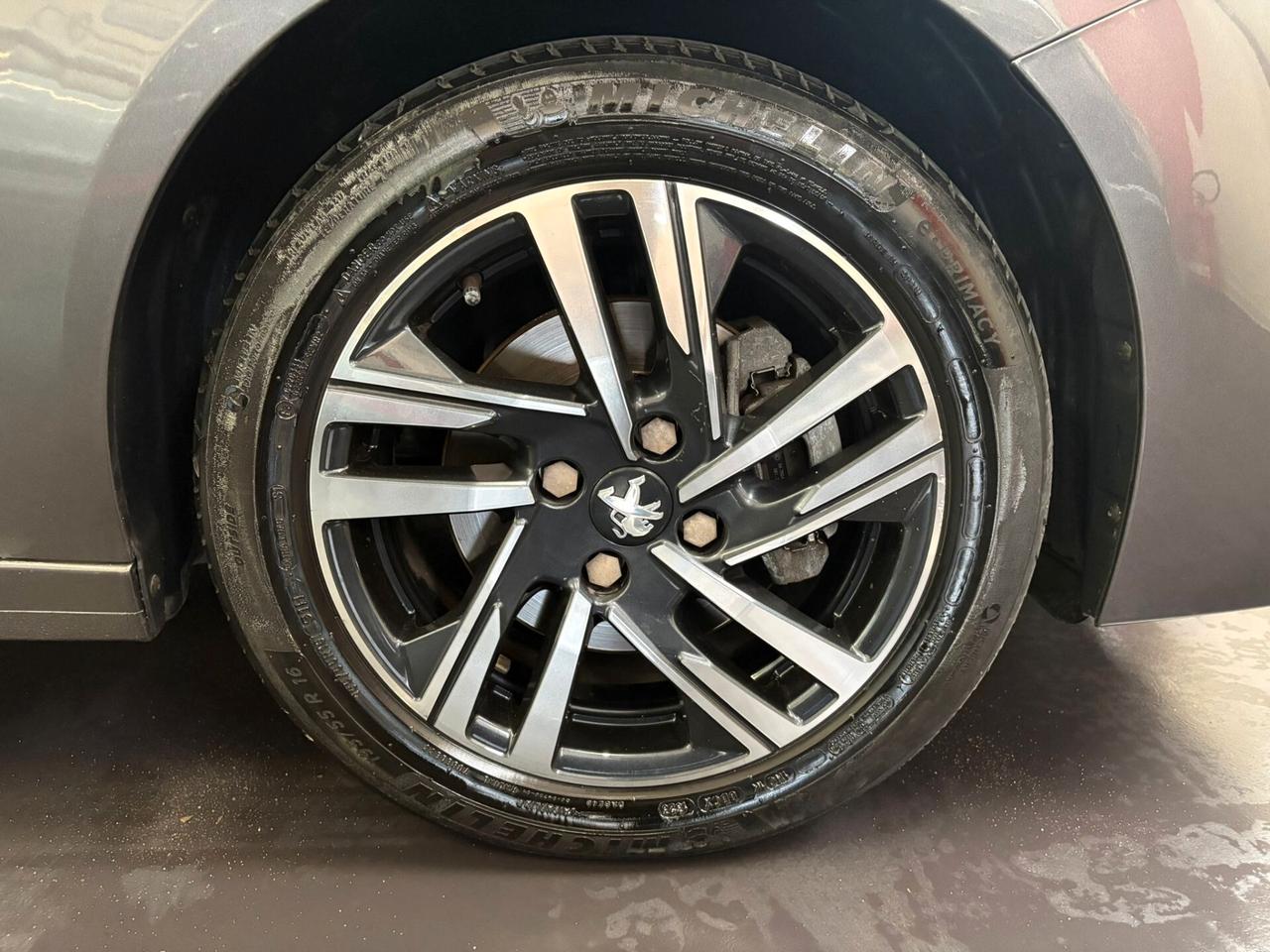 Peugeot 208 PureTech 100Cv Stop&Start 5 porte Allure