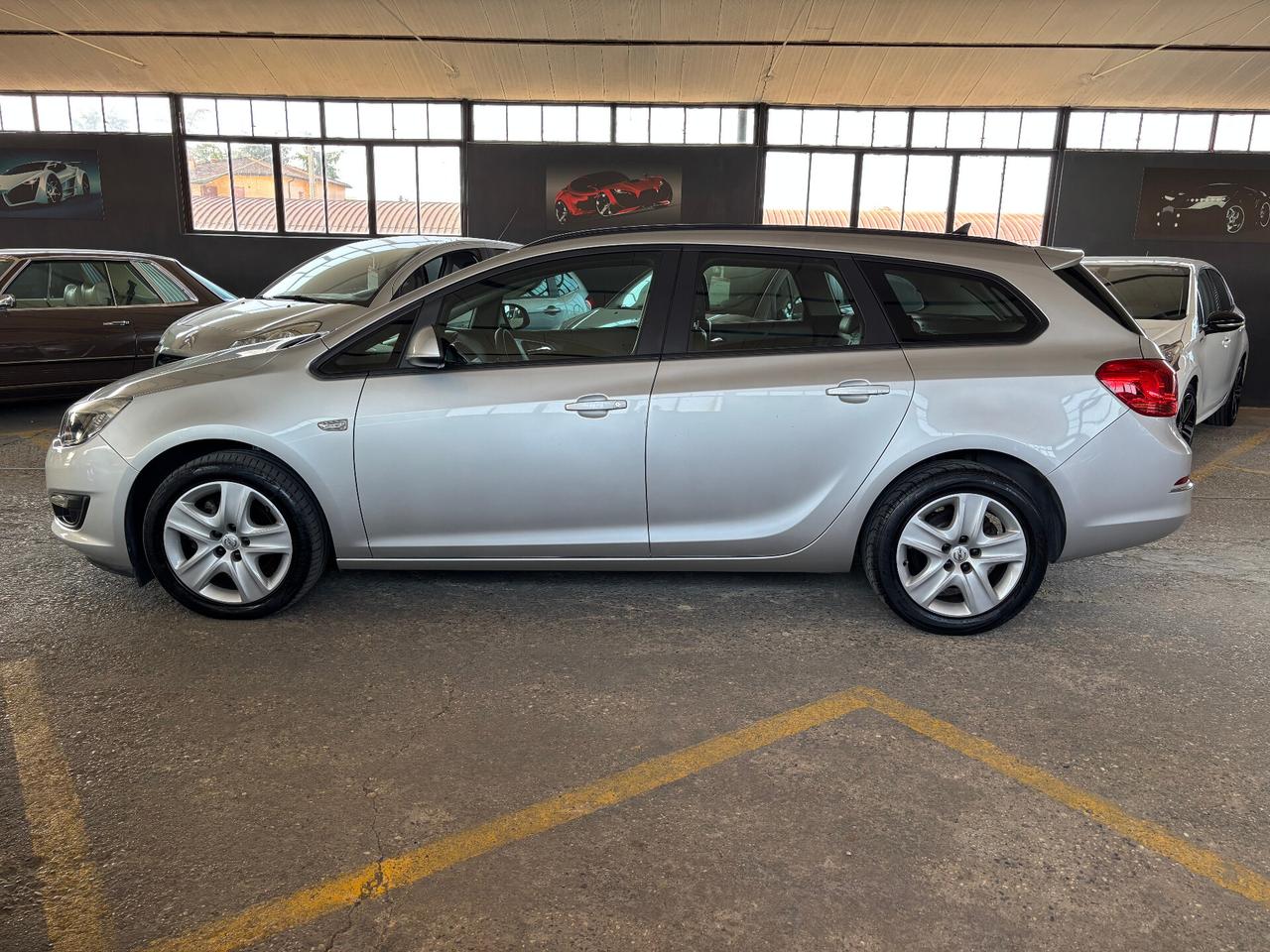 Opel Astra 1.7 CDTI 110CV Sports Tourer Cosmo NEOPATENTATO