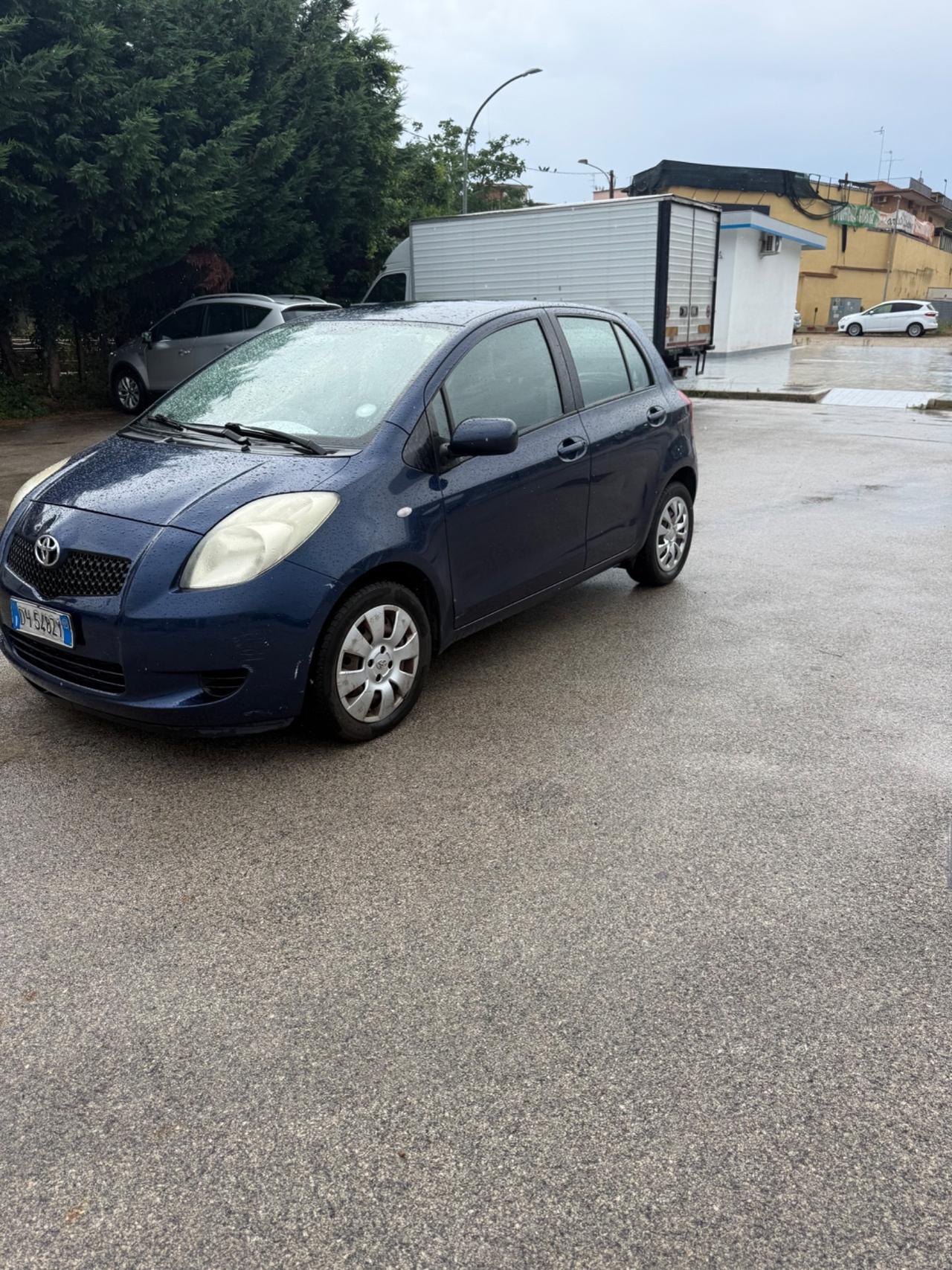 Toyota Yaris 1.0 5 porte