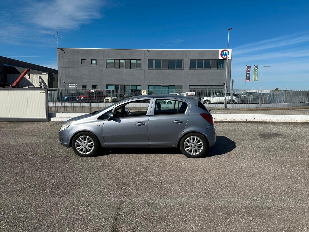 Opel Corsa 1.2 80CV 5 porte GPL-TECH Edition