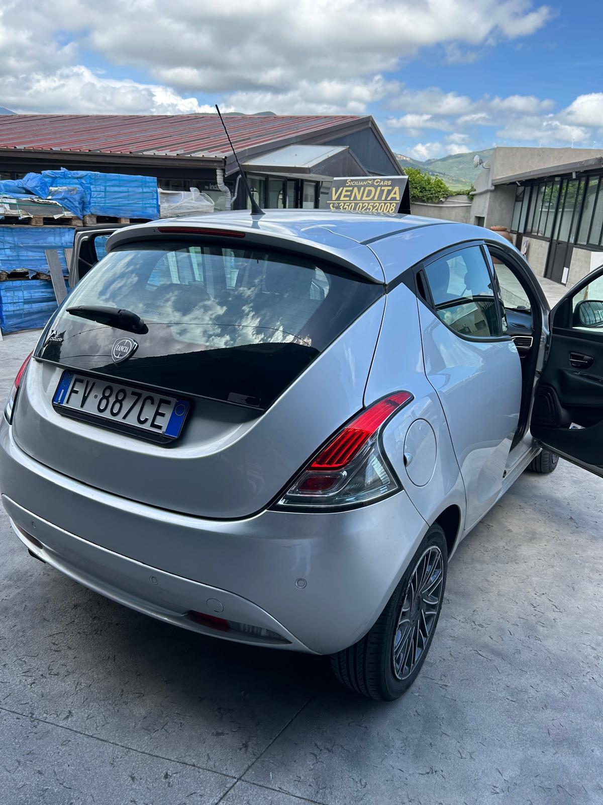 Lancia Ypsilon 1.2 69 CV 5 porte S&S Gold
