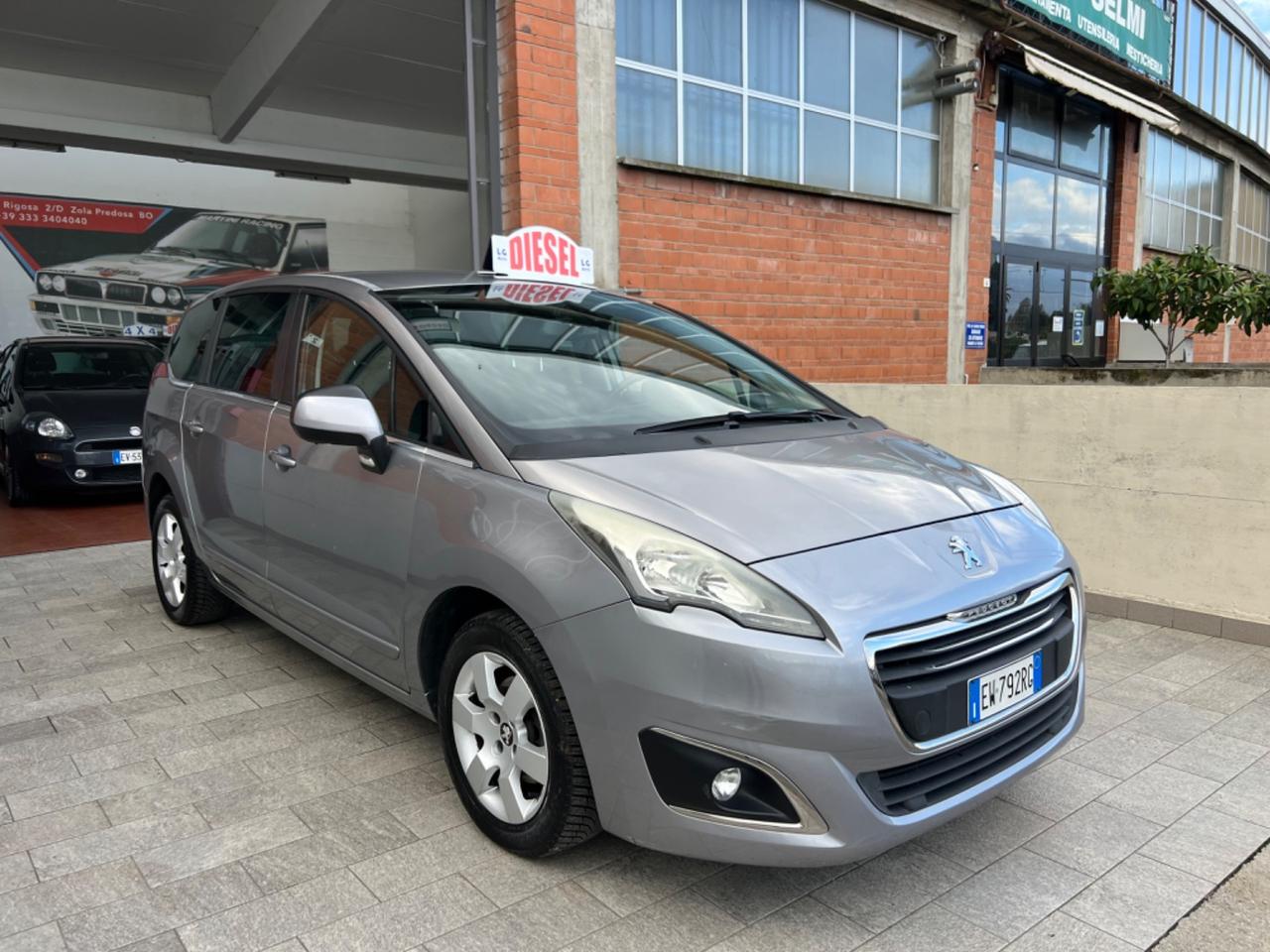 Peugeot 5008 1.6 HDi 115CV Access