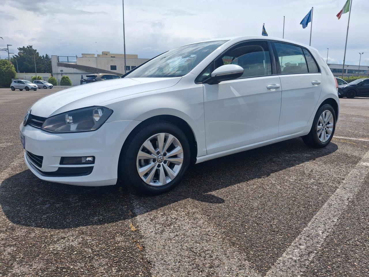 Volkswagen Golf 7--1.6 TDI 105cv. Highline BlueMotion Technology