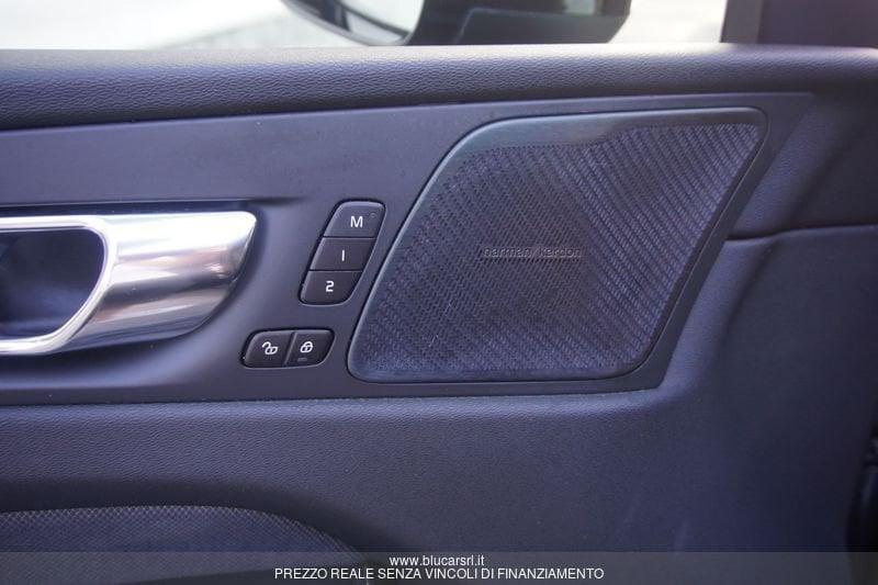 Volvo XC60 XC60 B4 (d) AWD Geartronic R-design