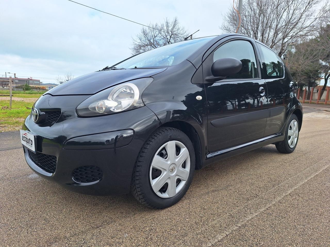 Toyota Aygo 1.0 VVT-i 5 porte Active 2012