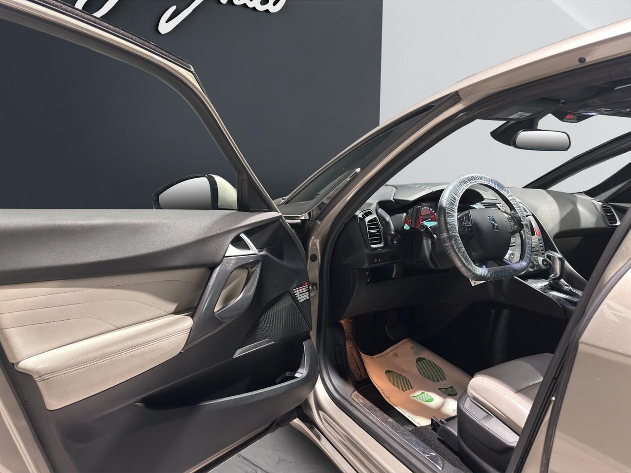 Ds DS5 2.0 HDi 163CV aut. So Chic T.PANOR. AUTO