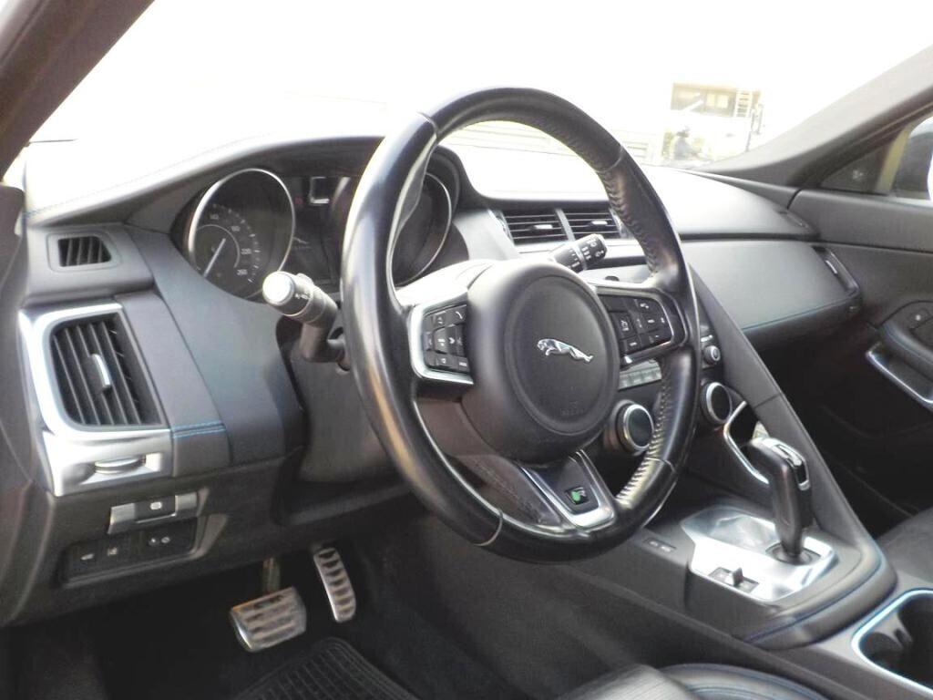 Jaguar E-Pace 2.0D 150 CV AWD aut. R-Dynamic S