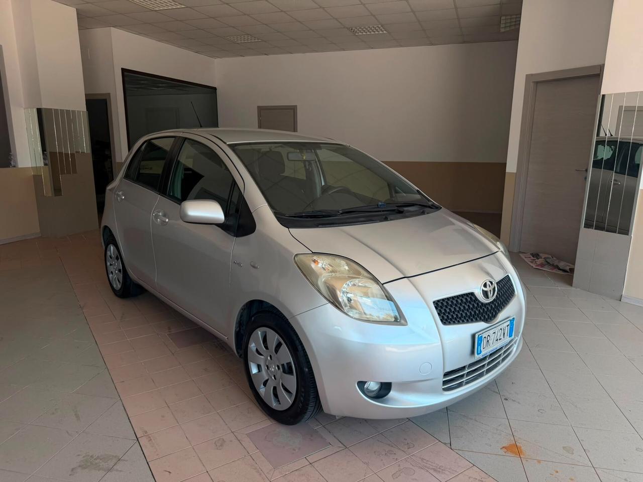 Toyota Yaris 1.4 D-4D 5 porte Sol