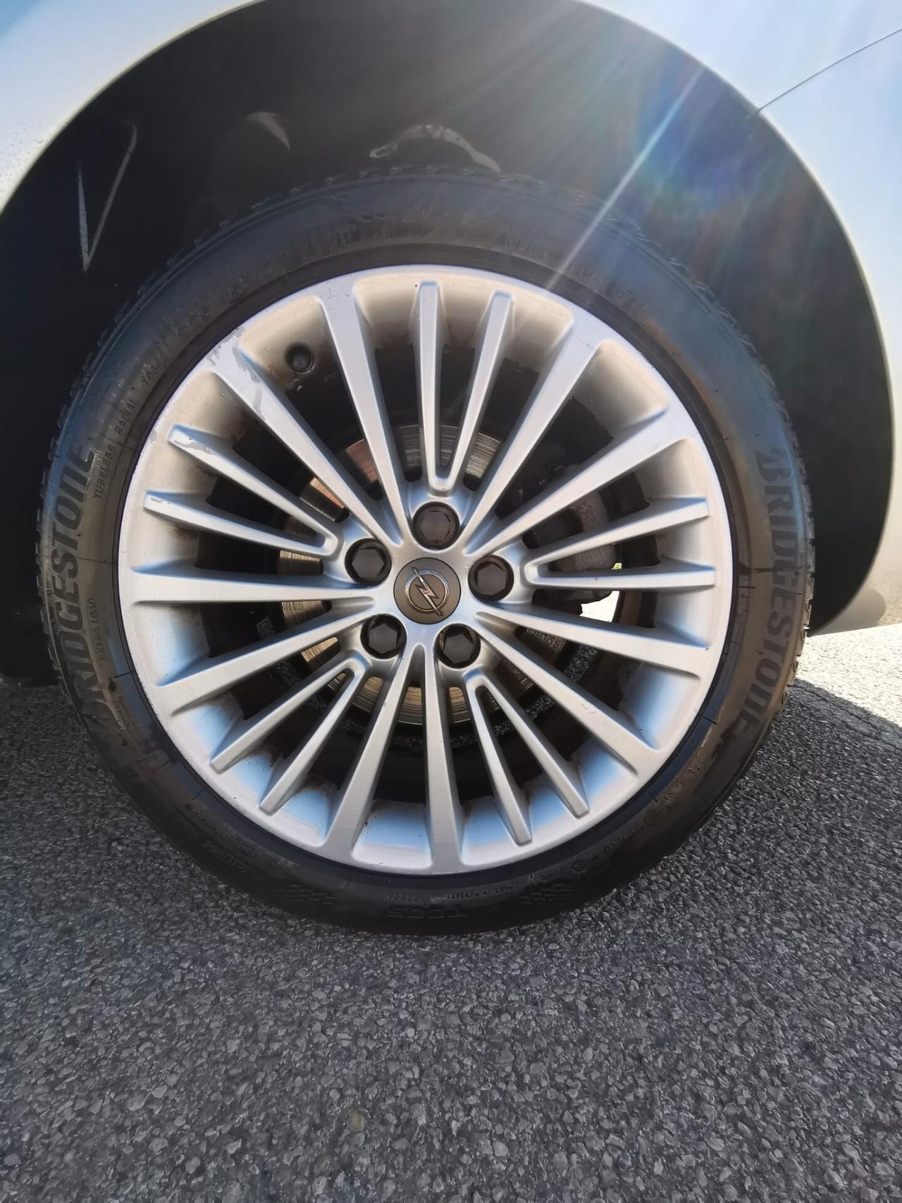 Opel Astra 1.6 CDTI 136CV Sports Tourer Cosmo