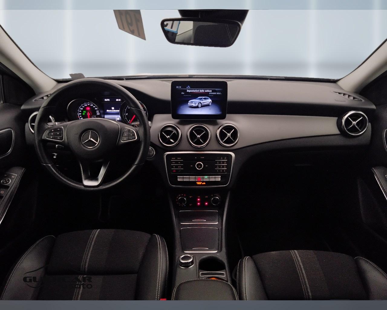 Mercedes-Benz GLA-X156 2017 - GLA 200 Sport auto