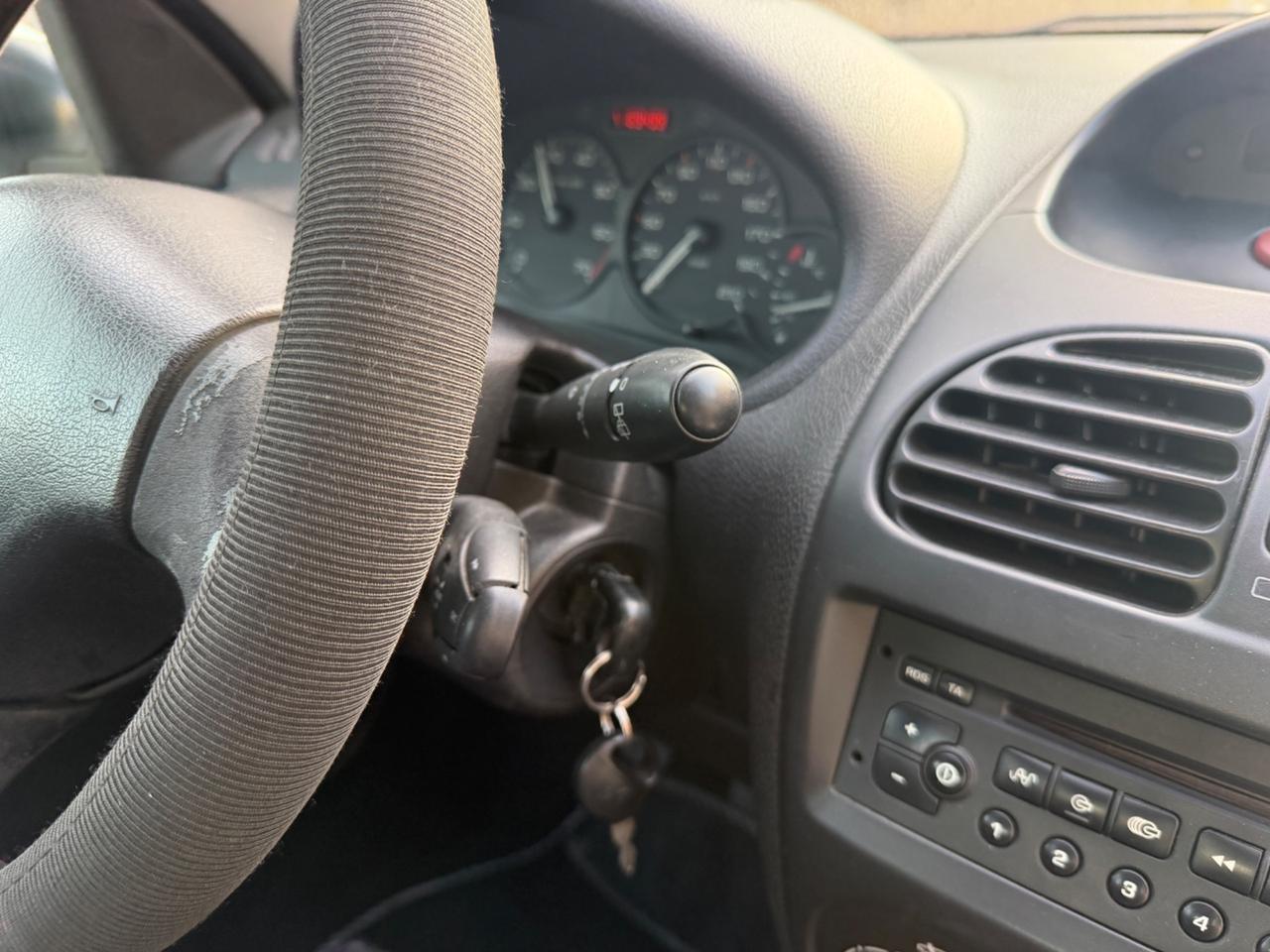 Peugeot 206 1.1 benzina clima neopatentati