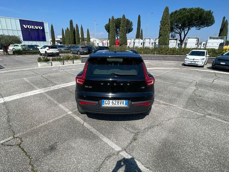 Volvo XC40 T2 Momentum AUTOCARRO