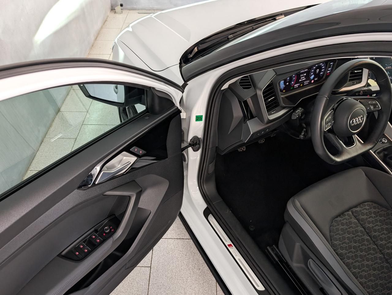 Audi A1 30 TFSI 116cv Adrenalin Black Edition S line