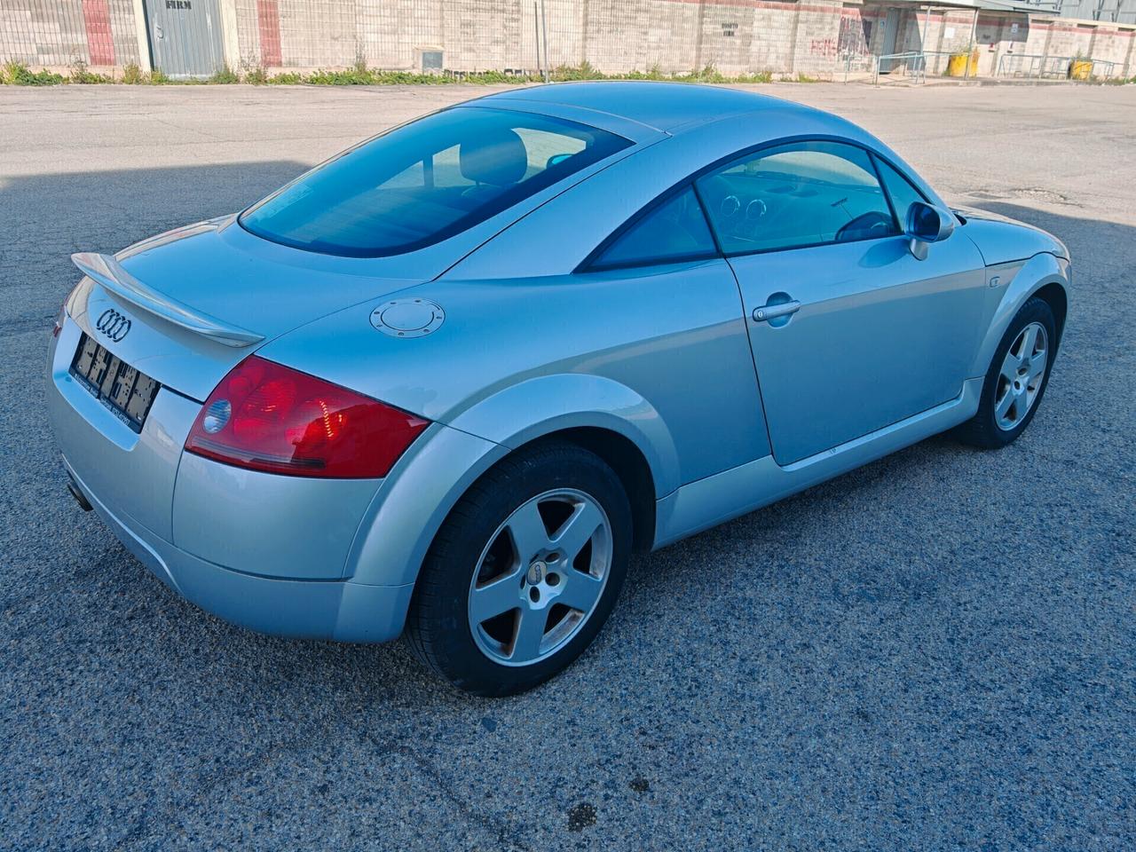 Audi TT 1.8 20V 180CV IMMATRICOLAZIONE COMPRESA PREZZO NON TRATTABILE .