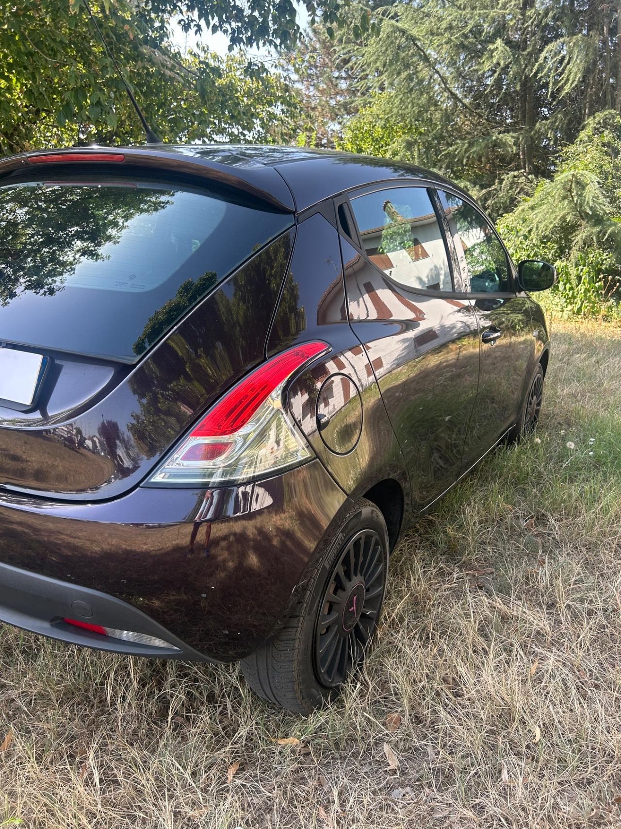 Lancia Ypsilon 1.2 69 CV 5 porte S&S Gold