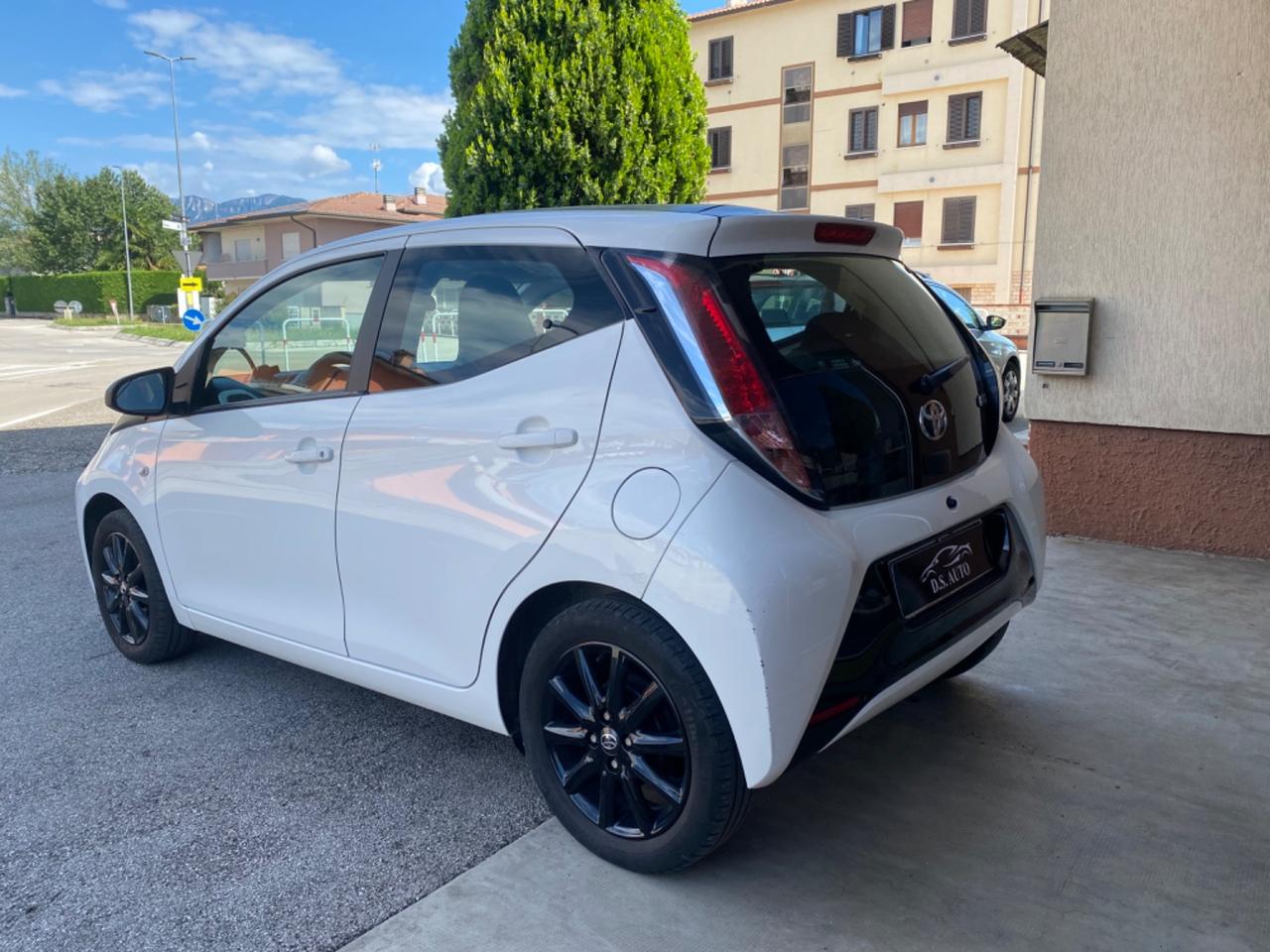 Toyota Aygo 69 CV 5 porte Ok Neopatentati