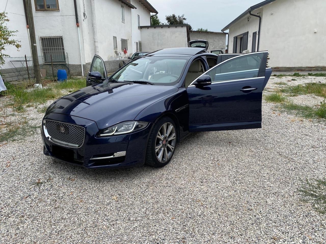 Jaguar XJ 3.0D V6 300 CV Premium Luxury