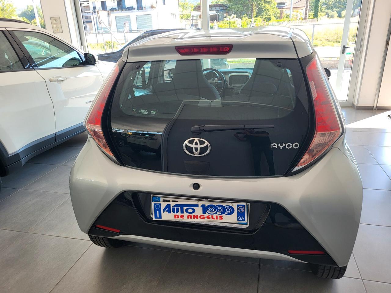 Toyota Aygo 1.0 VVT 5 PORTE X-PLAY *** RETROCAMERA -CRUISE CONTROL ***
