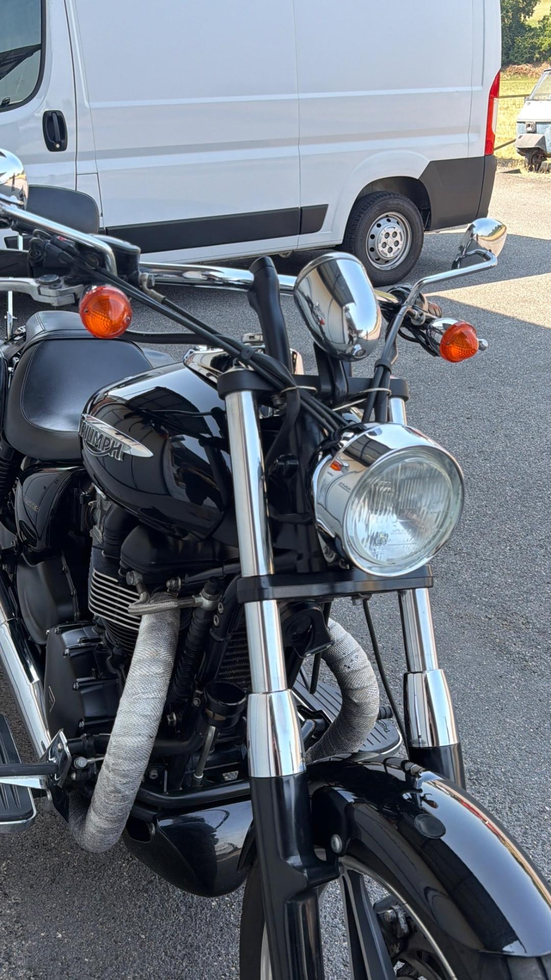 Triumph SpeedMaster 900