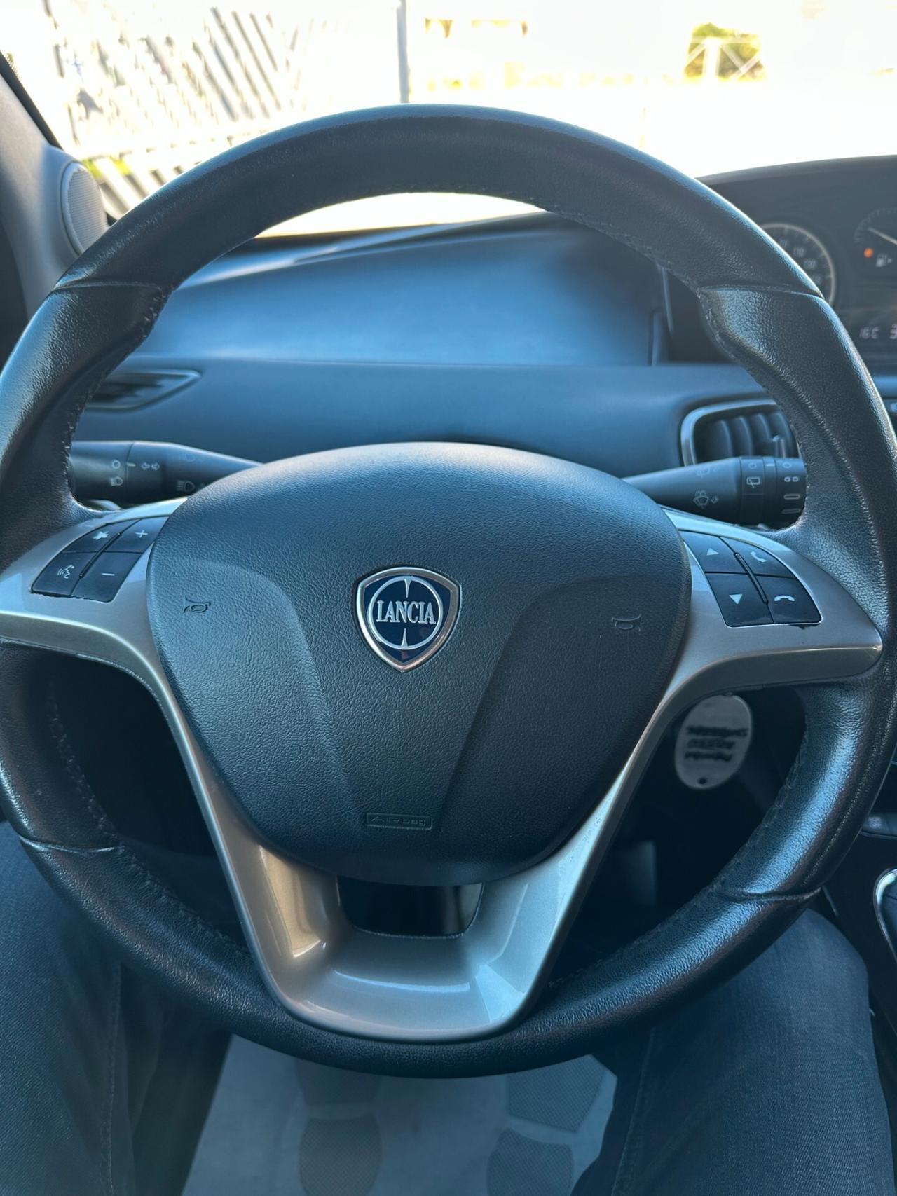 Lancia Ypsilon 1.2 69 CV 5 porte GPL Ecochic Gold