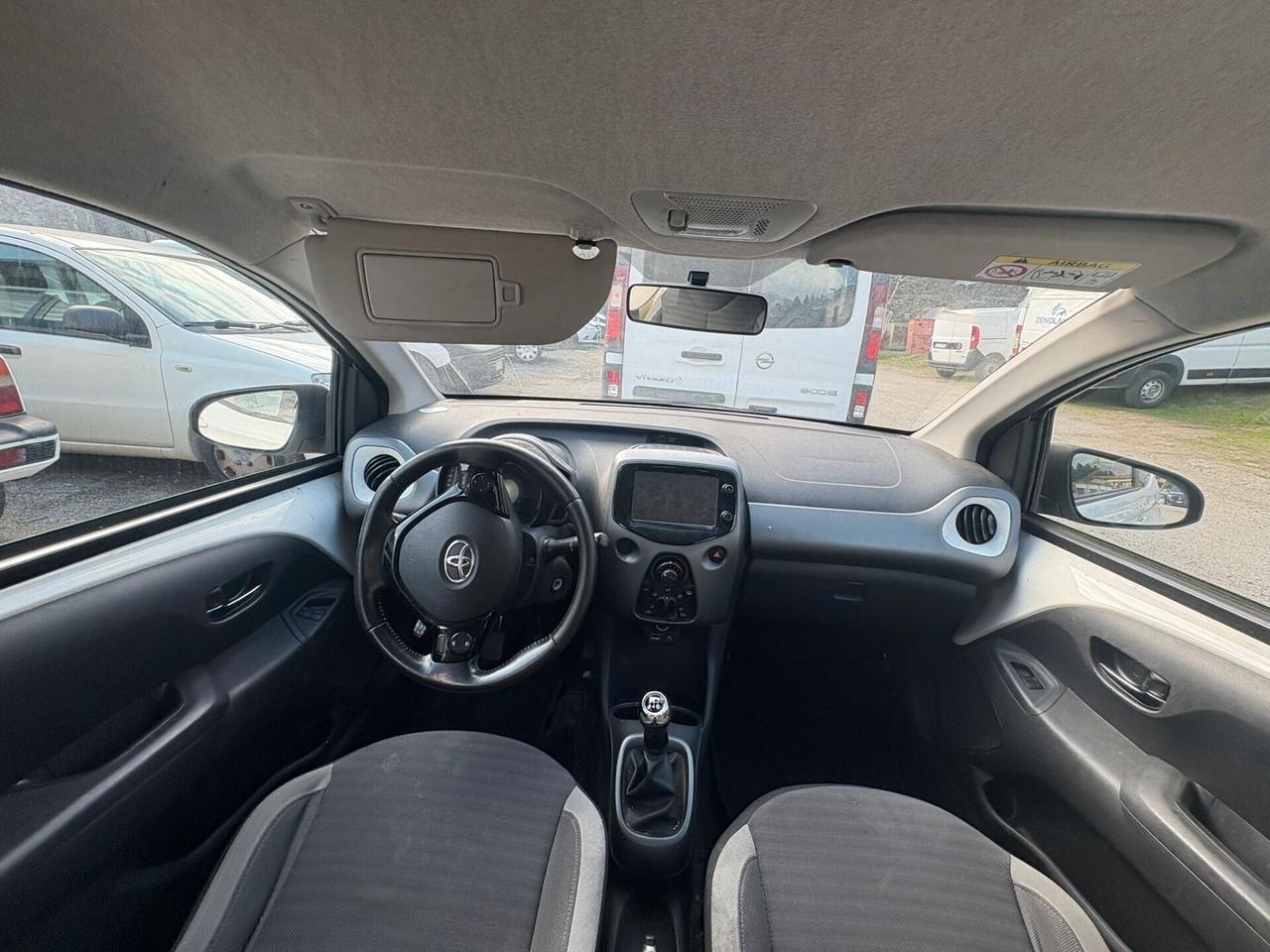 Toyota Aygo 1.0 VVT-i x-business