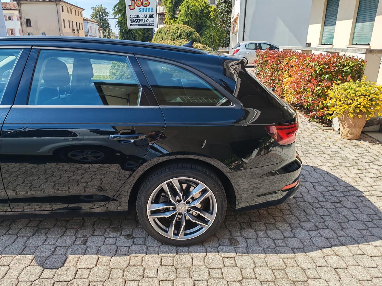 Audi A4 Avant 35 TDI S tronic Business Sport