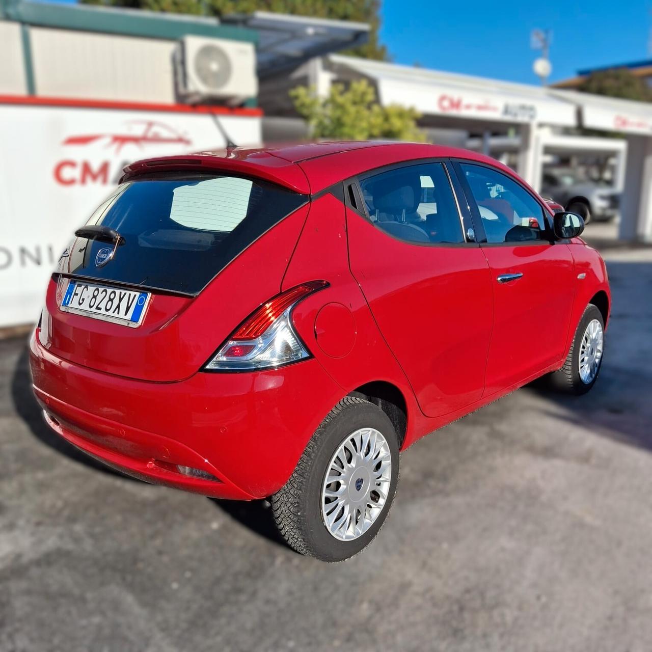 Lancia Ypsilon 0.9 TwinAir 85 CV 5 porte Metano