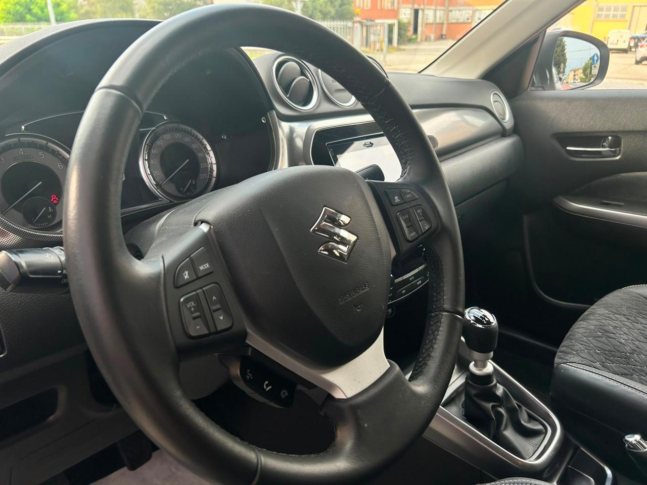 Suzuki Vitara 1.4 Hybrid Top