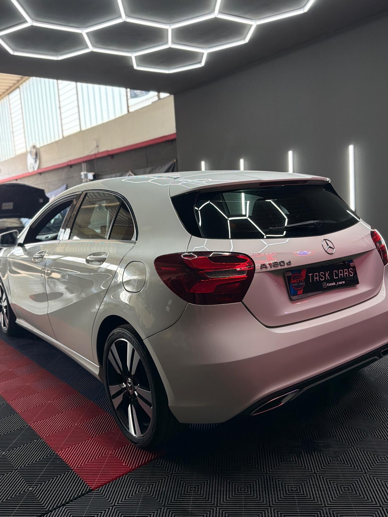 Mercedes-benz A 180 d Premium